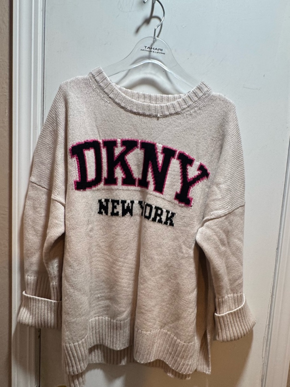 DKNY New York Pullover Sweater in Size Large